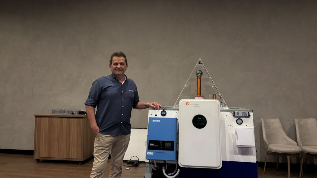 Apresentação do Multigerador de Energia Quântica no Recanto de Havalon, em Zigurats